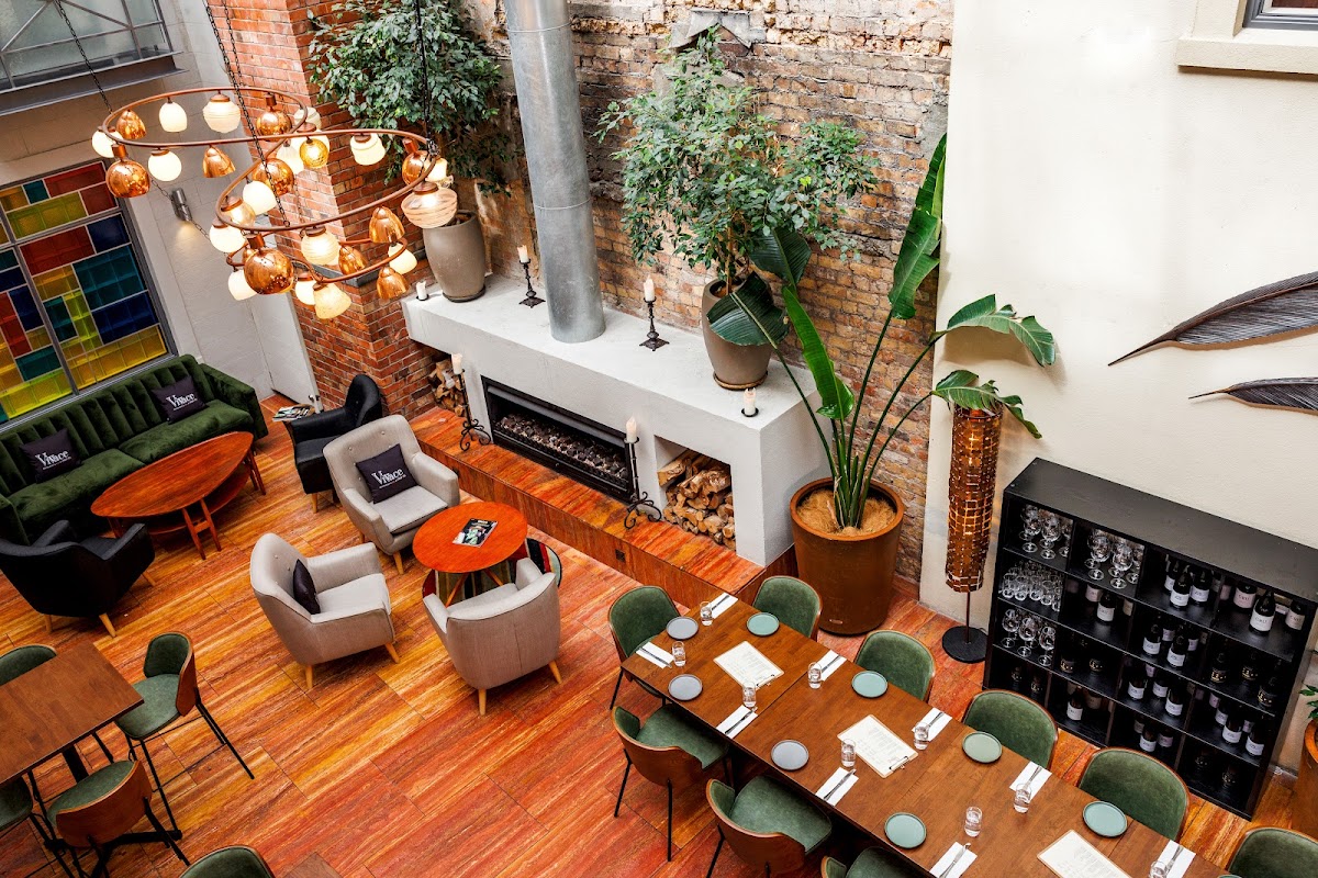Vivace Restaurant & Bar at DeBretts (formerly DeBretts Kitchen)