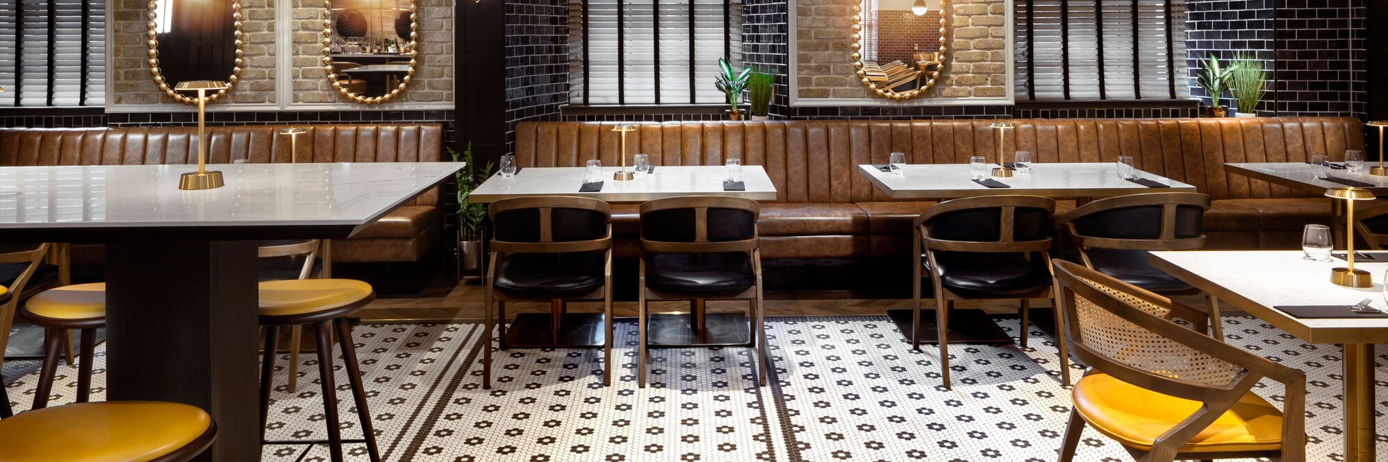 1802 Lounge & Grill
