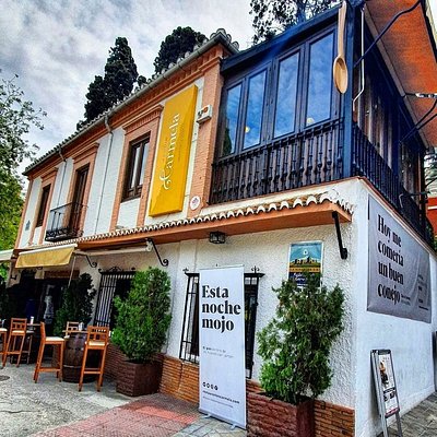Margarita Empanadas Argentinas - Jardín De La Reina Granada