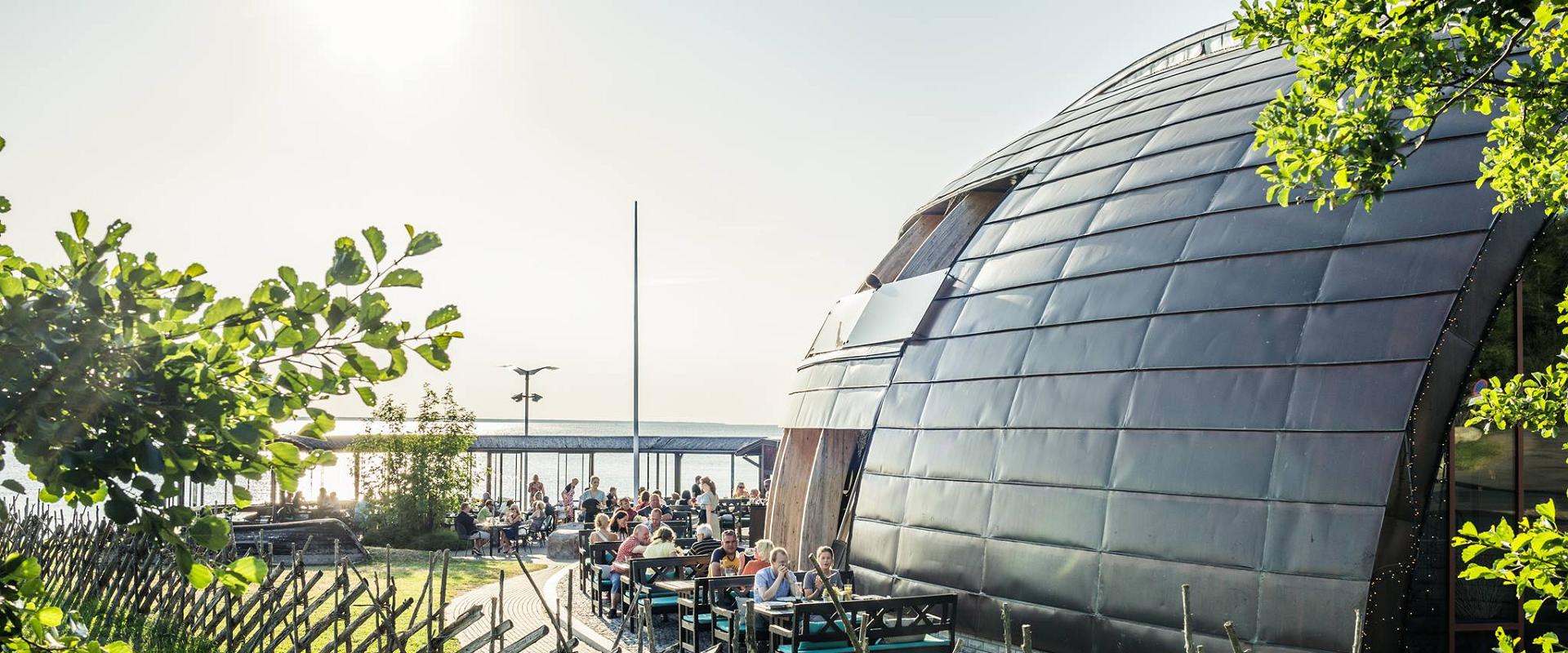 Beachside restaurant Paat